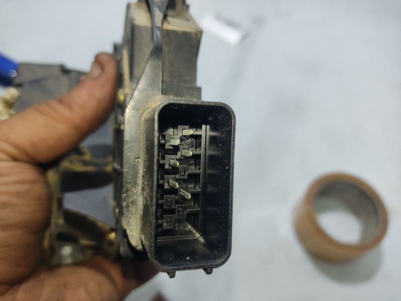 Recambio de cerradura puerta delantera derecha para mazda 3 berlina (bk) referencia OEM IAM BAH758310A  