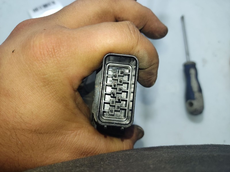 Recambio de cerradura puerta trasera derecha para mazda 3 berlina (bk) referencia OEM IAM BP4K72310F  