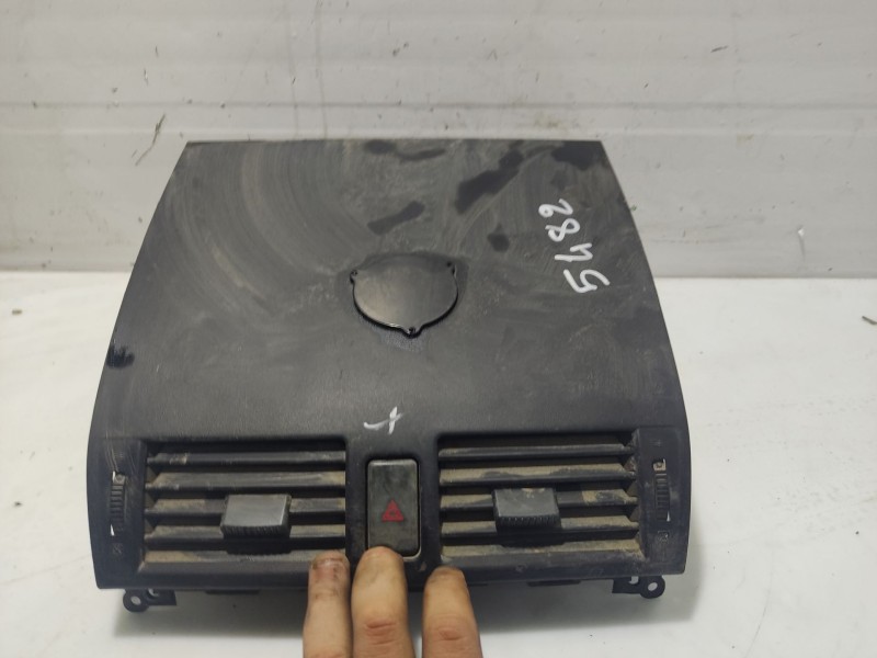 Recambio de moldura para mazda 3 berlina (bk) referencia OEM IAM   