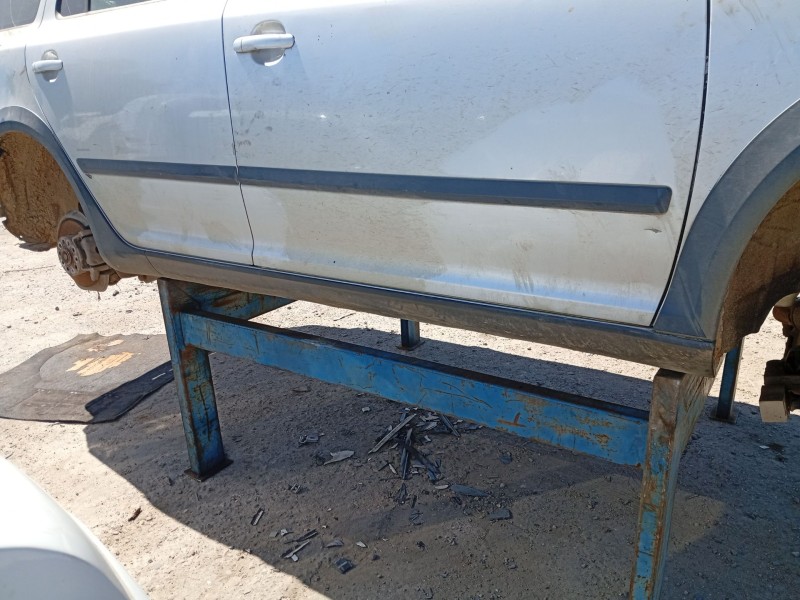 Recambio de moldura para skoda octavia ii combi (1z5) 2.0 tdi 4x4 referencia OEM IAM 1Z0853906  