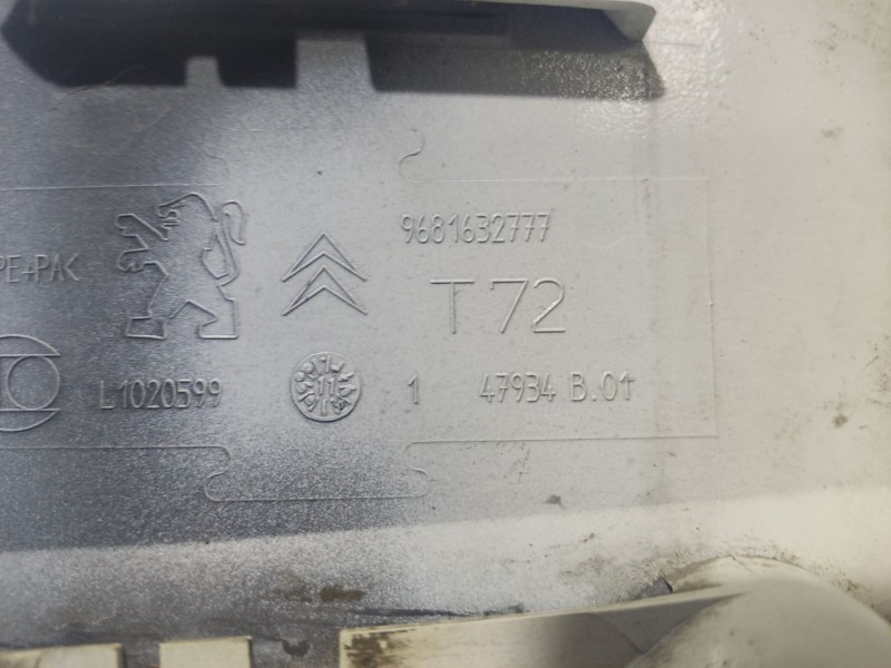 Recambio de tapa combustible para peugeot 308 1.6 hdi fap referencia OEM IAM 9681632777  L1020599