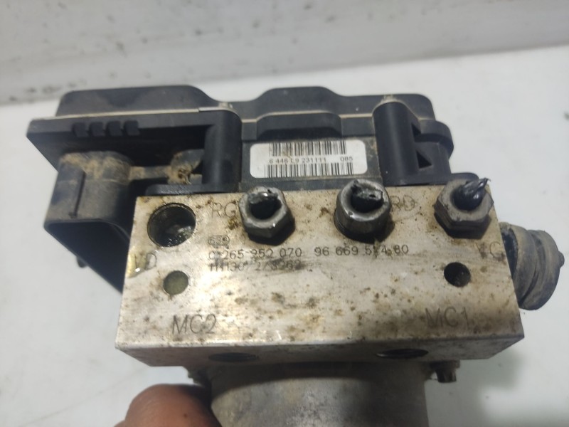 Recambio de abs para peugeot 308 1.6 hdi fap referencia OEM IAM 0265252070 9666957480 