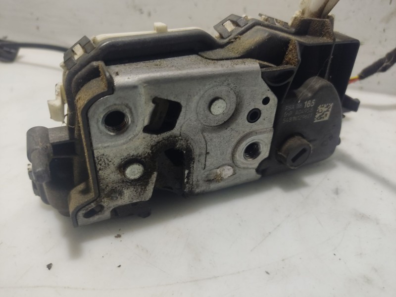 Recambio de cerradura puerta delantera derecha para peugeot 308 1.6 hdi fap referencia OEM IAM 9800616580  