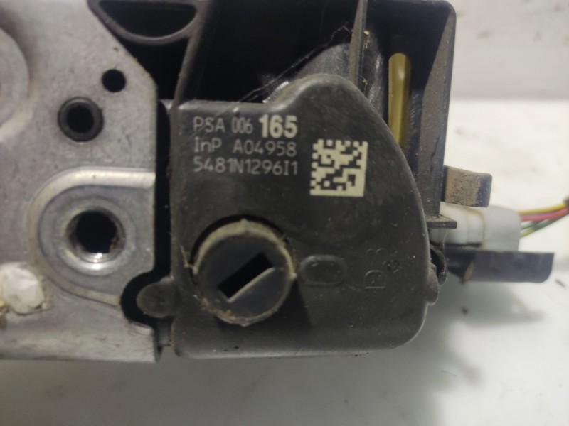 Recambio de cerradura puerta delantera derecha para peugeot 308 1.6 hdi fap referencia OEM IAM 9800616580  