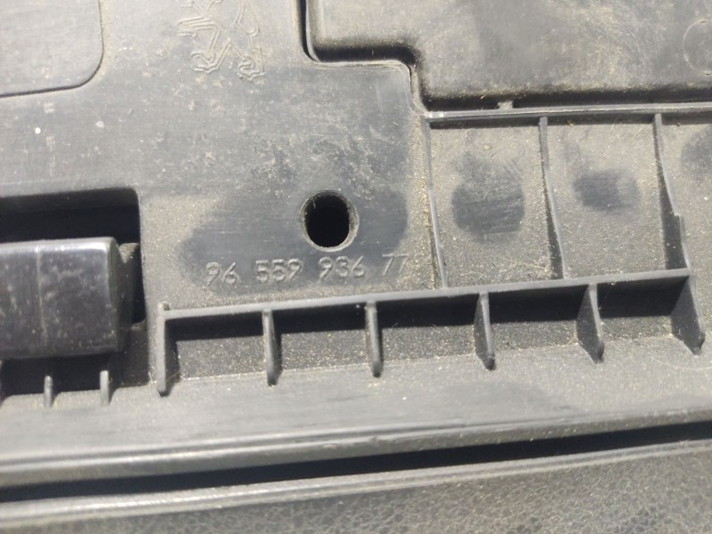 Recambio de guantera para peugeot 308 1.6 hdi fap referencia OEM IAM   