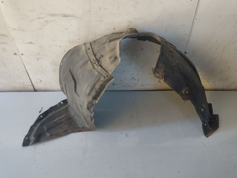 Recambio de paso de rueda delantero derecho para mazda 3 berlina (bk) referencia OEM IAM BS3P56130A  