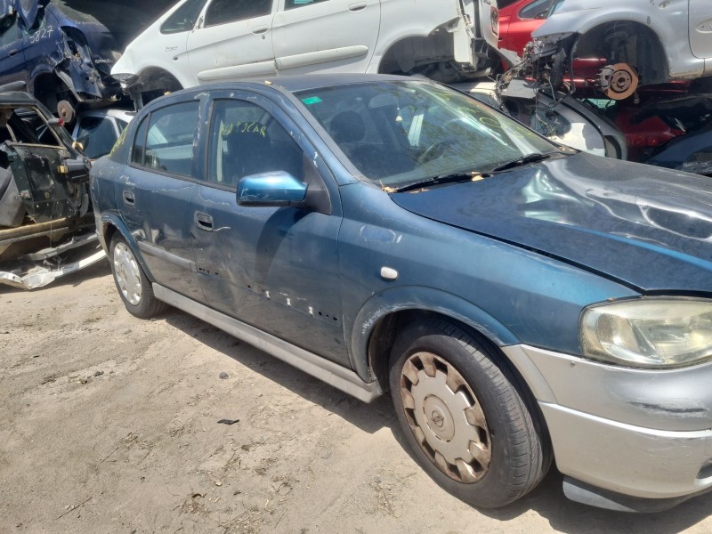 opel astra g sedán (t98) del año 2001