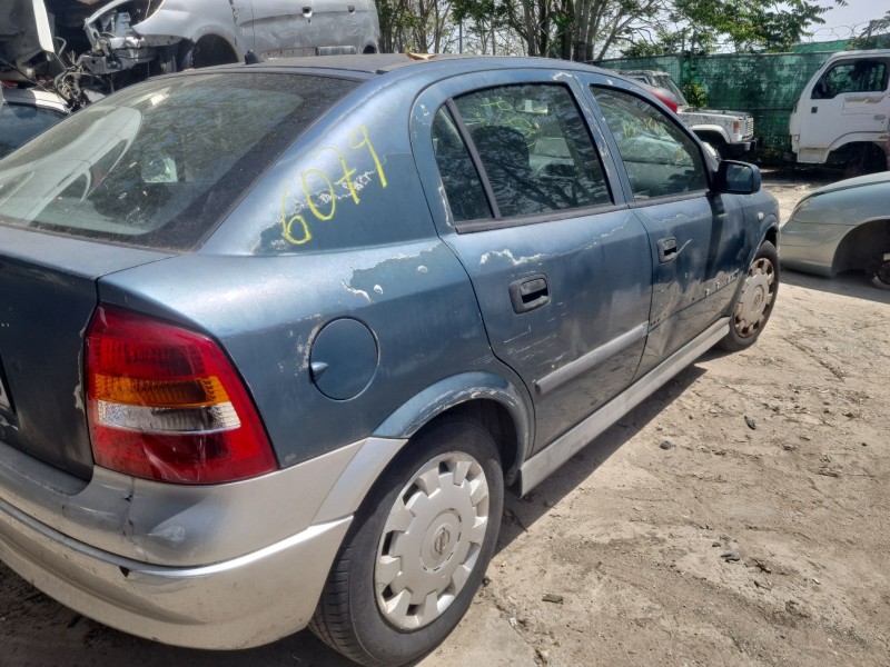 opel astra g sedán (t98) del año 2001