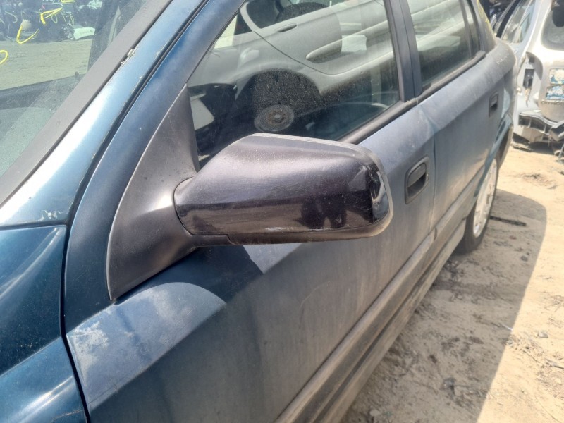 opel astra g sedán (t98) del año 2001