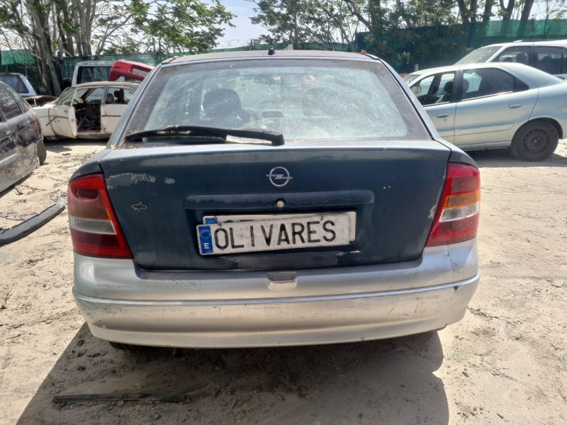 opel astra g sedán (t98) del año 2001