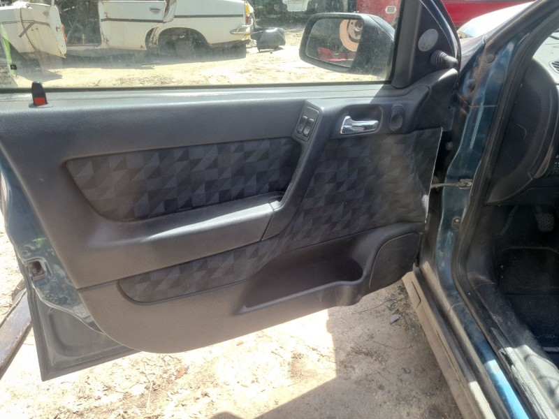 opel astra g sedán (t98) del año 2001