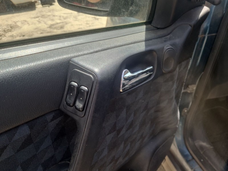 opel astra g sedán (t98) del año 2001