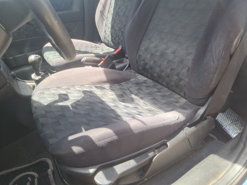 opel astra g sedán (t98) del año 2001