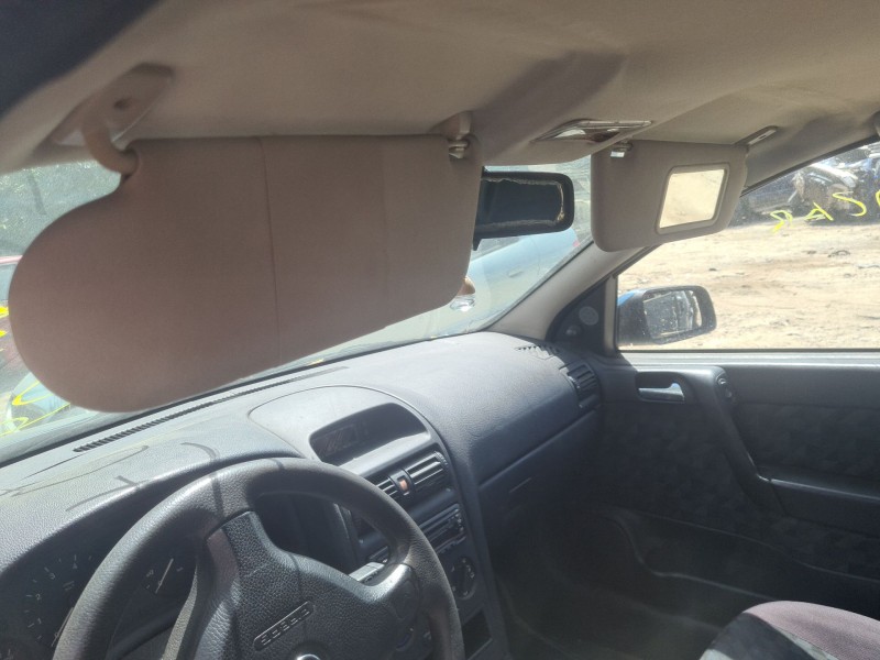 opel astra g sedán (t98) del año 2001