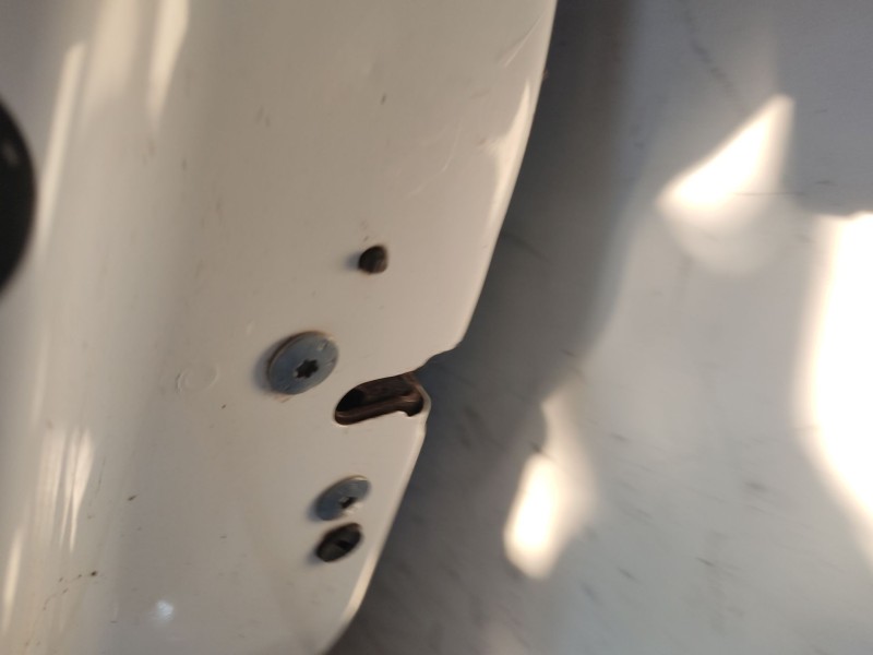 Recambio de cerradura puerta trasera izquierda para peugeot 308 1.6 hdi fap referencia OEM IAM 9800617580  