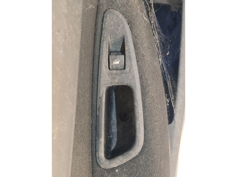 Recambio de mando elevalunas trasero izquierdo para peugeot 308 1.6 hdi fap referencia OEM IAM   