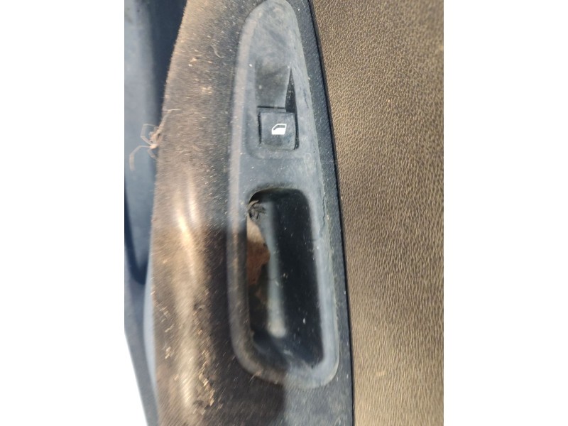 Recambio de mando elevalunas trasero derecho para peugeot 308 1.6 hdi fap referencia OEM IAM   