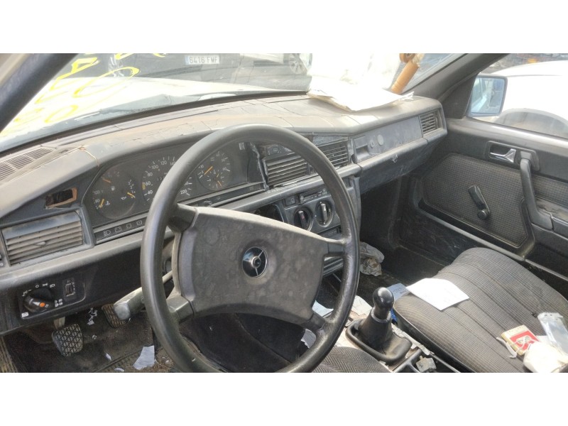 mercedes-benz 190 (w201) del año 1997