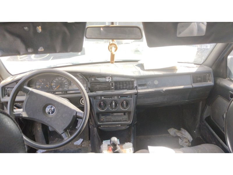 mercedes-benz 190 (w201) del año 1997