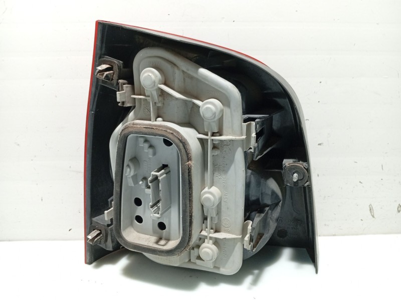 Recambio de piloto trasero derecho para volkswagen polo iv (9n_, 9a_) 1.2 referencia OEM IAM 6Q6945096G  