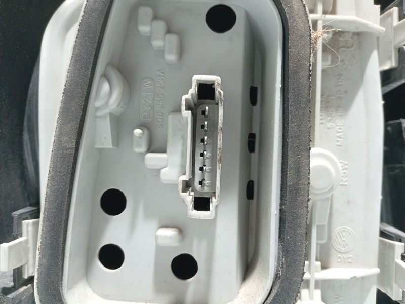 Recambio de piloto trasero derecho para volkswagen polo iv (9n_, 9a_) 1.2 referencia OEM IAM 6Q6945096G  