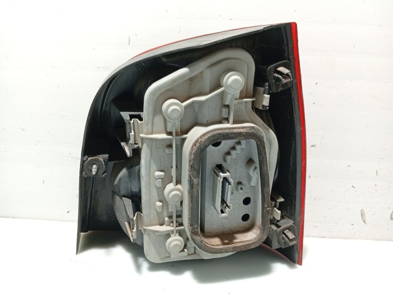 Recambio de piloto trasero izquierdo para volkswagen polo iv (9n_, 9a_) 1.2 referencia OEM IAM 6Q6945095Q  