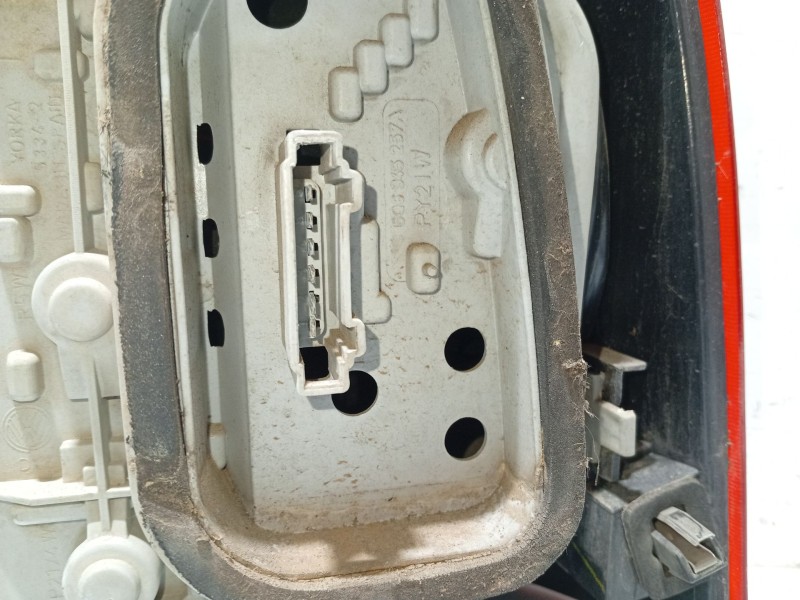 Recambio de piloto trasero izquierdo para volkswagen polo iv (9n_, 9a_) 1.2 referencia OEM IAM 6Q6945095Q  