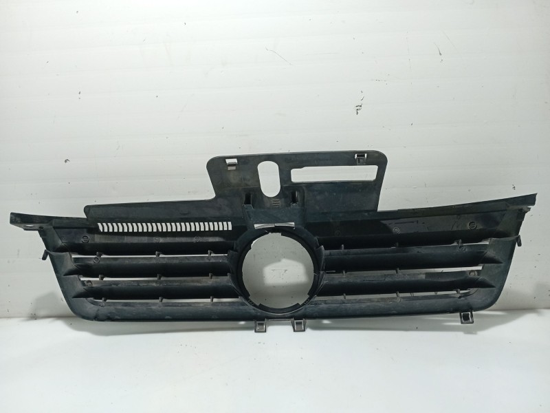 Recambio de rejilla paragolpes delantero para volkswagen polo iv (9n_, 9a_) 1.2 referencia OEM IAM 6Q0853651C  