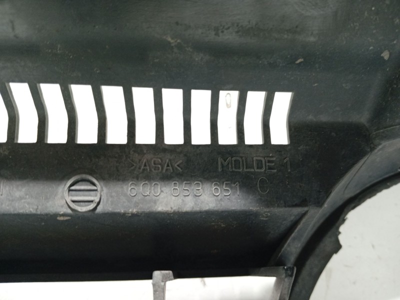 Recambio de rejilla paragolpes delantero para volkswagen polo iv (9n_, 9a_) 1.2 referencia OEM IAM 6Q0853651C  