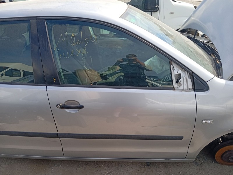 Recambio de puerta delantera derecha para volkswagen polo iv (9n_, 9a_) 1.2 referencia OEM IAM 6Q4831056P  