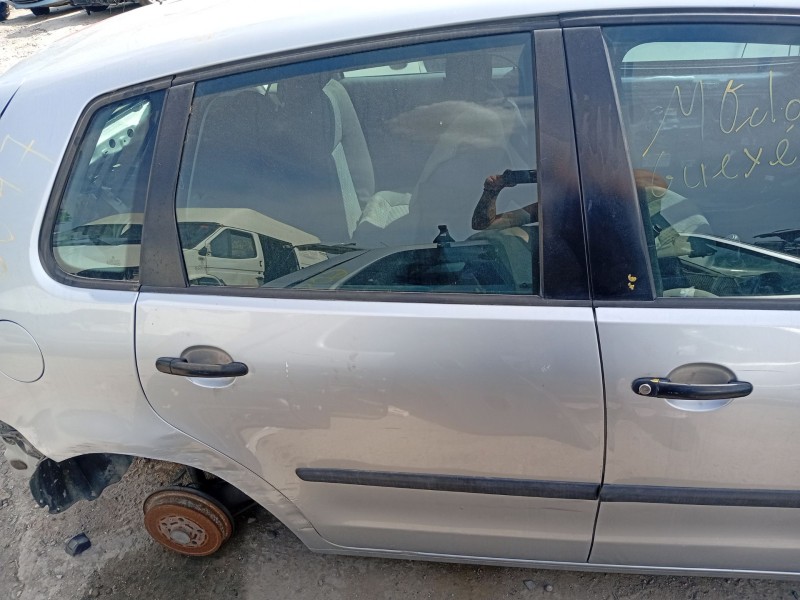 Recambio de puerta trasera derecha para volkswagen polo iv (9n_, 9a_) 1.2 referencia OEM IAM 6Q6833056H  