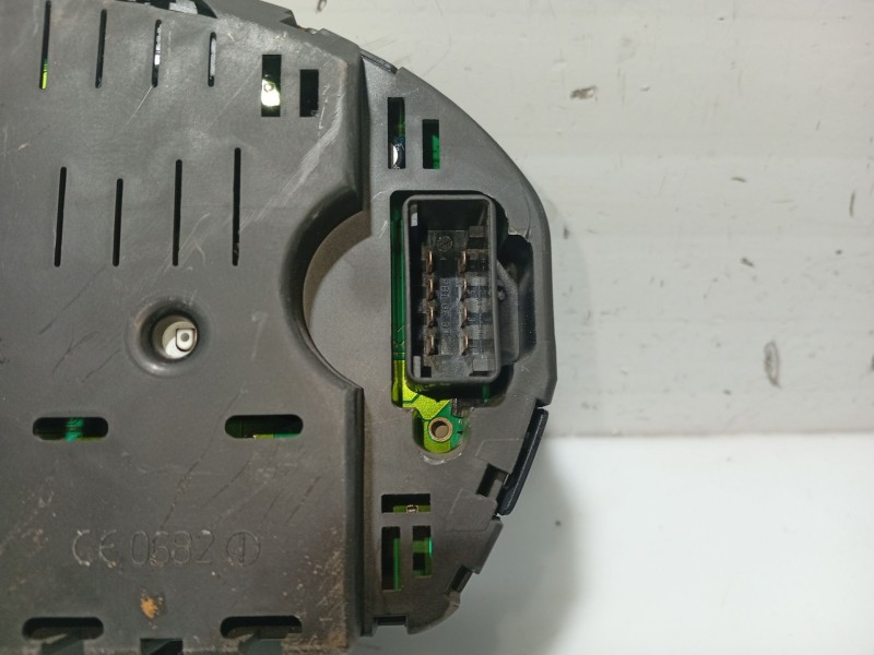 Recambio de cuadro instrumentos para volkswagen polo iv (9n_, 9a_) 1.2 referencia OEM IAM 6Q0920820N  110080125021A