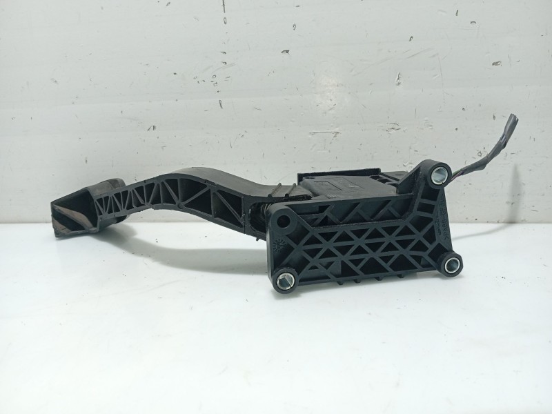 Recambio de pedal acelerador para ford ka (ru8) 1.3 tdci referencia OEM IAM 1582729  