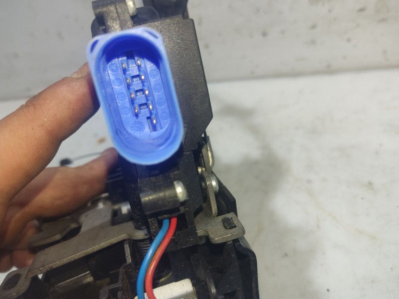 Recambio de cerradura puerta delantera derecha para volkswagen golf v berlina (1k1) referencia OEM IAM 3D1837016AC 3D1837016AC 