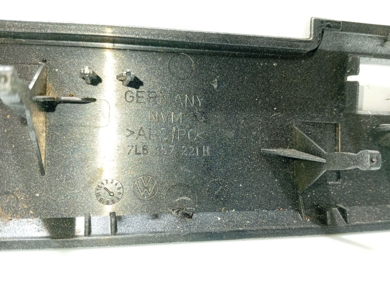 Recambio de moldura para volkswagen touareg (7la, 7l6, 7l7) 2.5 r5 tdi referencia OEM IAM 7L6857221H  