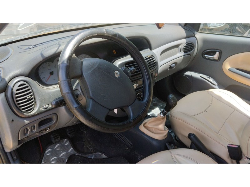 renault megane i coach (da0/1_) del año 2001