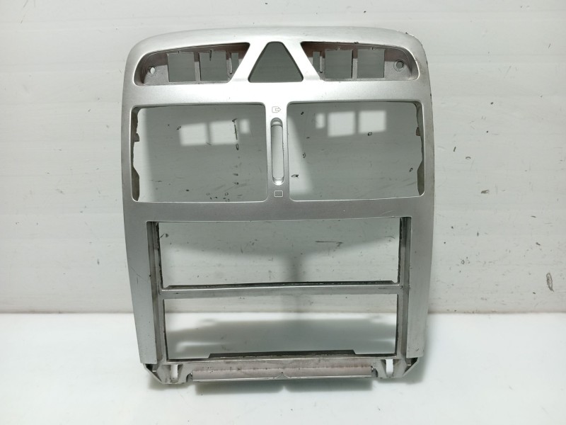 Recambio de moldura para peugeot 307 (3a/c) 1.6 hdi referencia OEM IAM 9634505077  