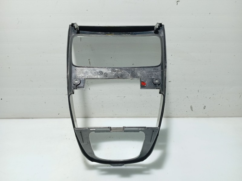 Recambio de moldura para peugeot 307 (3a/c) 1.6 hdi referencia OEM IAM 9651943877  