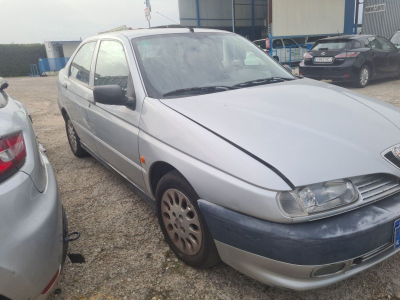 alfa romeo 146 (930_) del año 2015