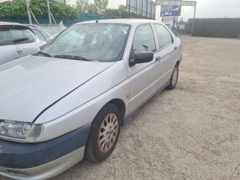alfa romeo 146 (930_) del año 2015