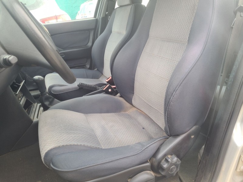 alfa romeo 146 (930_) del año 2015