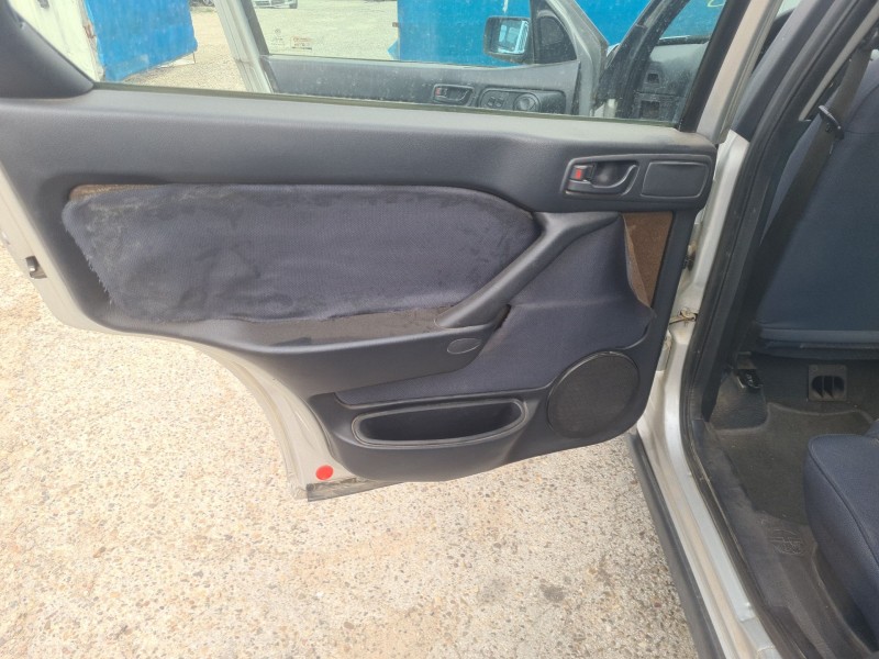 alfa romeo 146 (930_) del año 2015