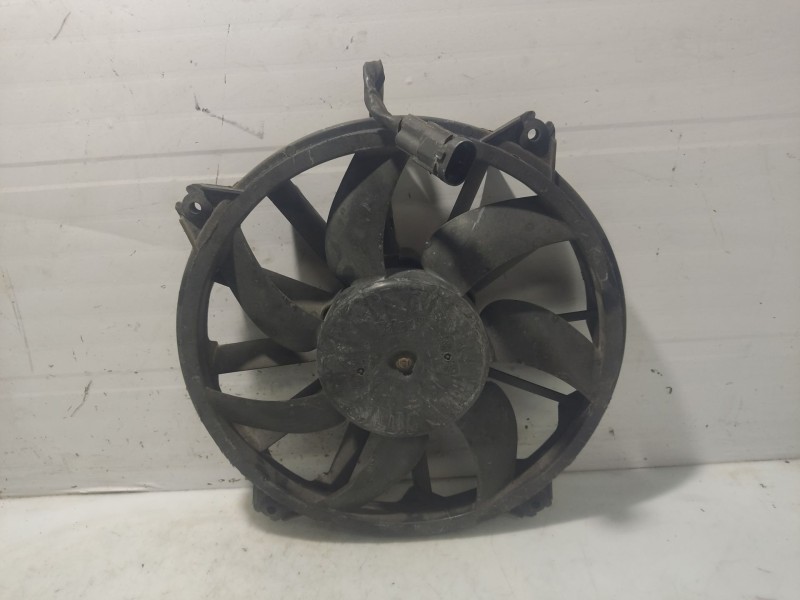 Recambio de electroventilador para peugeot 308 1.6 hdi fap referencia OEM IAM 1330W2  