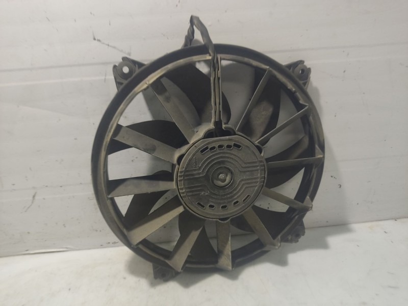 Recambio de electroventilador para peugeot 308 1.6 hdi fap referencia OEM IAM 1330W2  