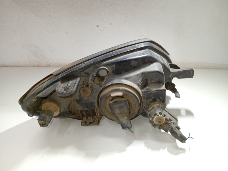 Recambio de faro izquierdo para hyundai accent ii (lc) 1.5 crdi referencia OEM IAM 9211025020  