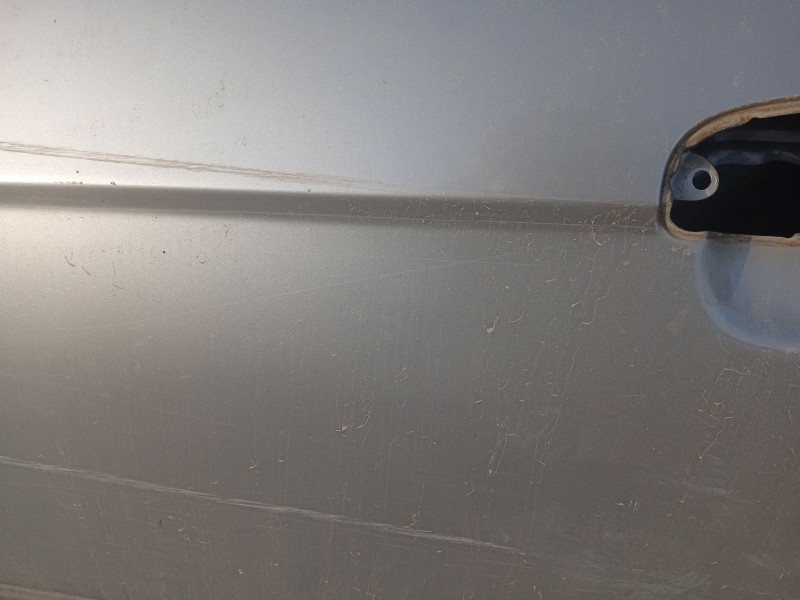 Recambio de puerta delantera izquierda para hyundai getz (tb) 1.1 referencia OEM IAM 760031C020  