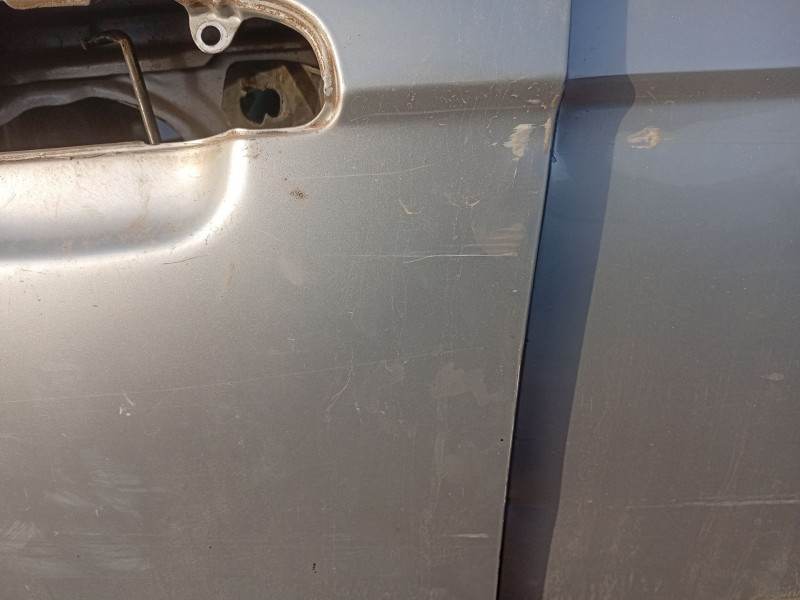 Recambio de puerta delantera izquierda para hyundai getz (tb) 1.1 referencia OEM IAM 760031C020  