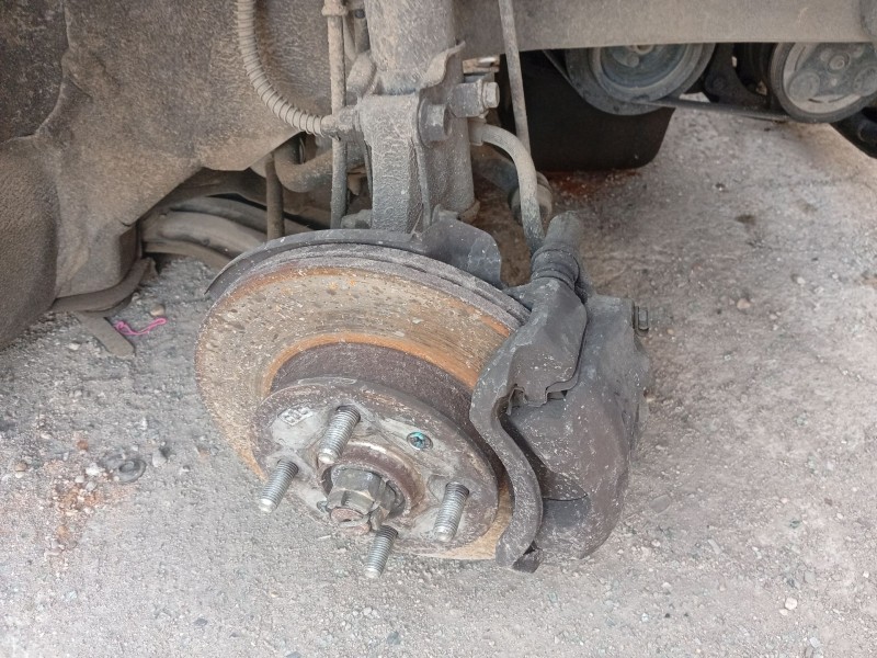 Recambio de mangueta delantera derecha para hyundai getz (tb) 1.1 referencia OEM IAM 517161C110  