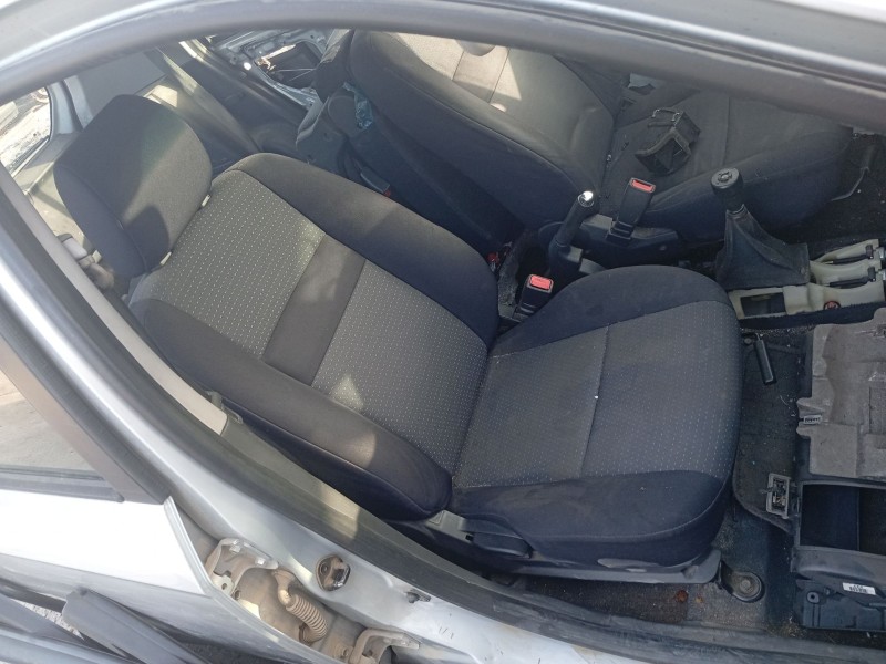 Recambio de asiento delantero derecho para hyundai getz (tb) 1.1 referencia OEM IAM 6076ADD  