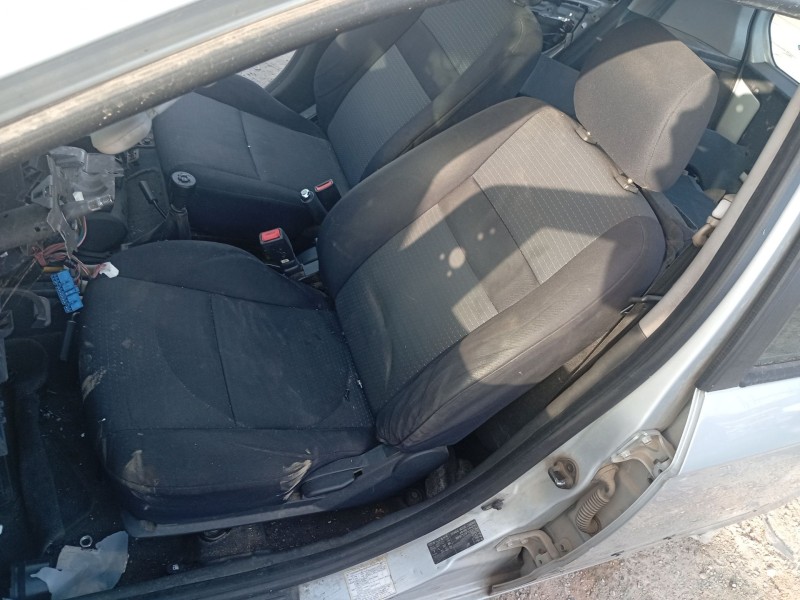 Recambio de asiento delantero izquierdo para hyundai getz (tb) 1.1 referencia OEM IAM 6076ADI  